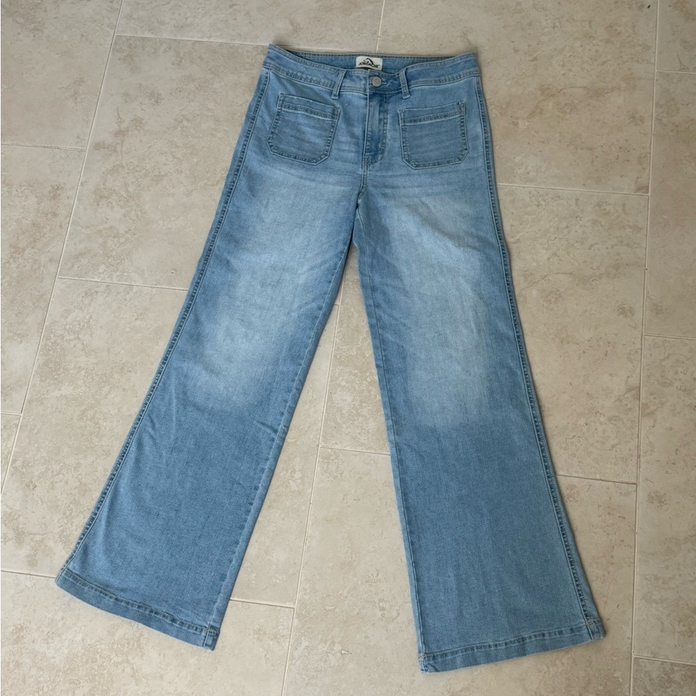 Jordache Women’s Wide-Leg Jeans – Size 8 – Light Wash Denim - Picture 2 of 12